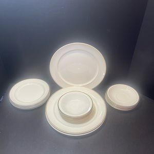 Vintage/Antique Derwood W.S. George 181 C Gold Trim Set of 16 Pieces